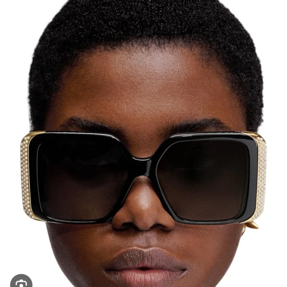 Authentic , LV Moon Pearl Square Sunglasses - Picture 2 of 9